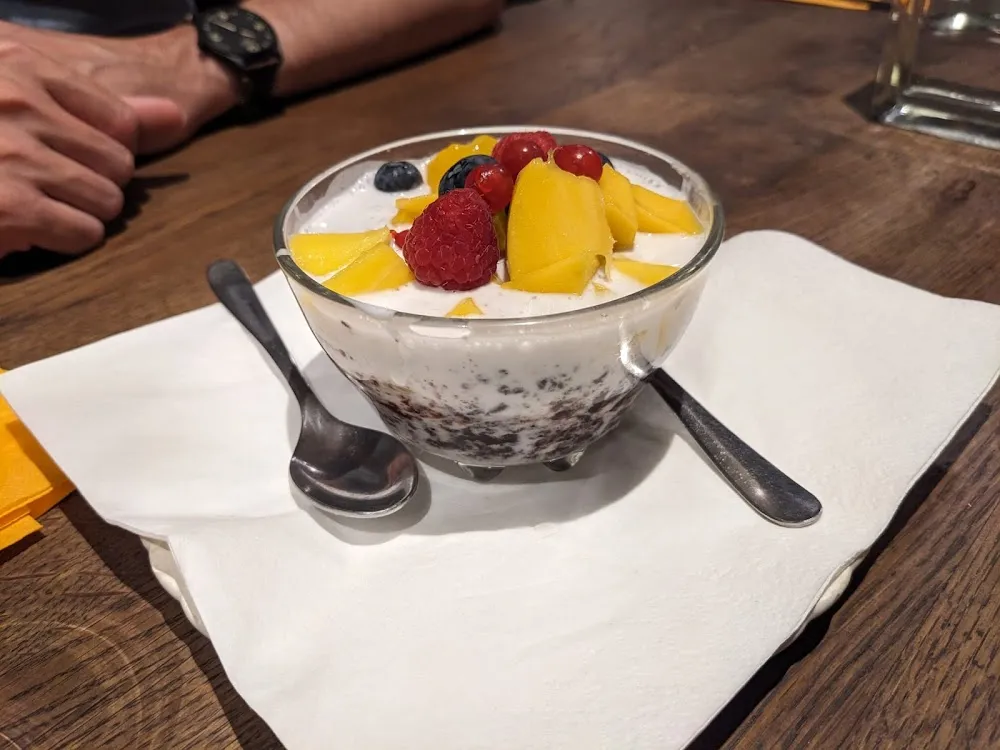 Riz Noirs Avec Lait de Coco Et Mangue